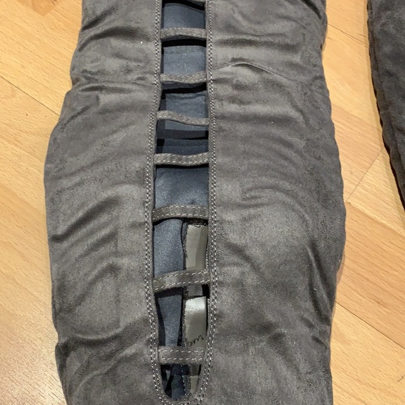 Journee Collection Thigh High boots size 7.5 - Picture 5 of 5